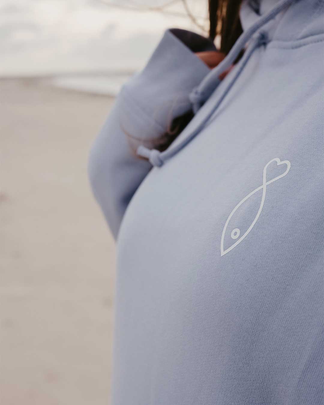 Fische sind Freunde kein Futter Organic Hoodie Serene Blue Front