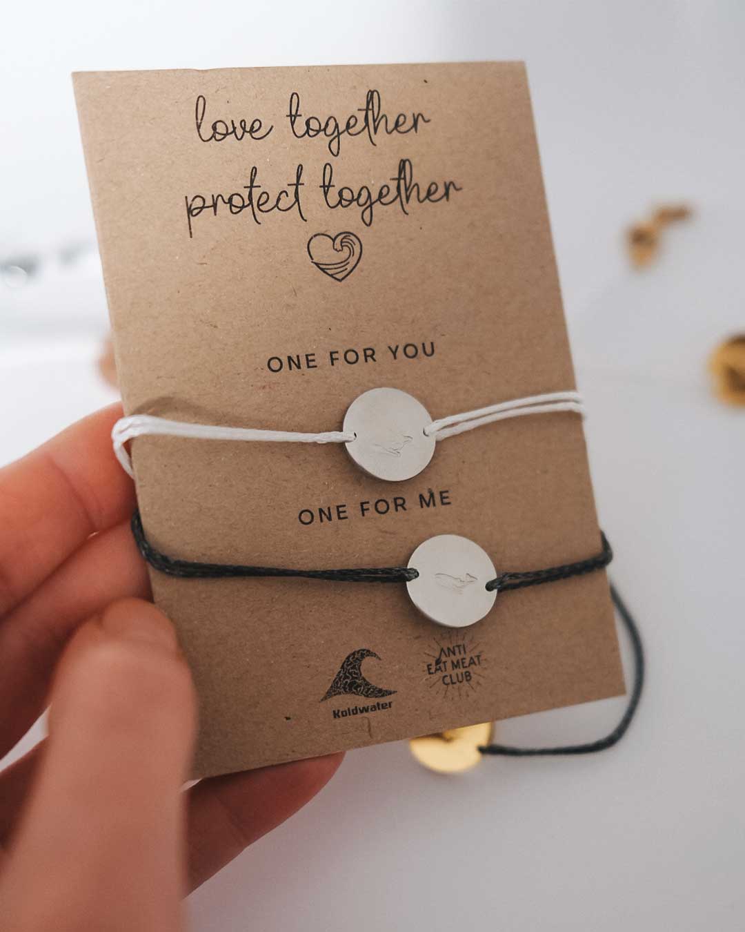 Love together protect together Upcycling Kitearmbänder