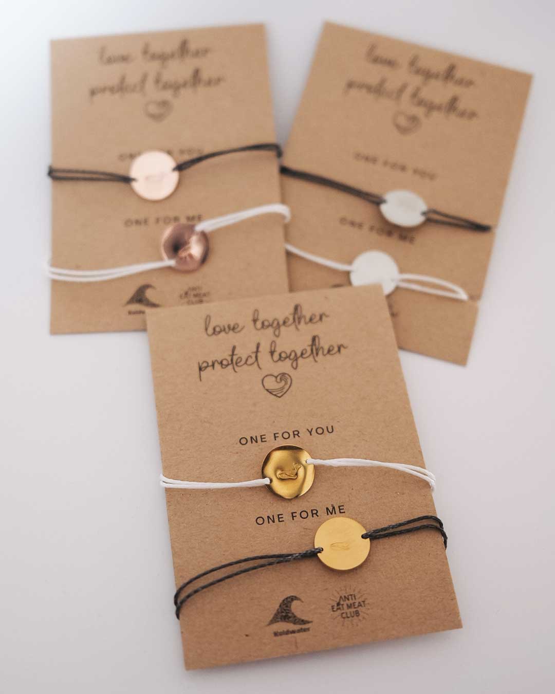 Love together protect together Upcycling Kitearmbänder