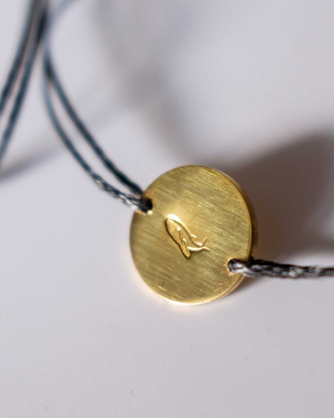 Love together protect together Upcycling Kitearmbänder